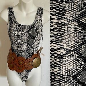 ELLIE & KATE Chic NWT Animal SNAKESKIN Print BODYSUIT Top Size Small